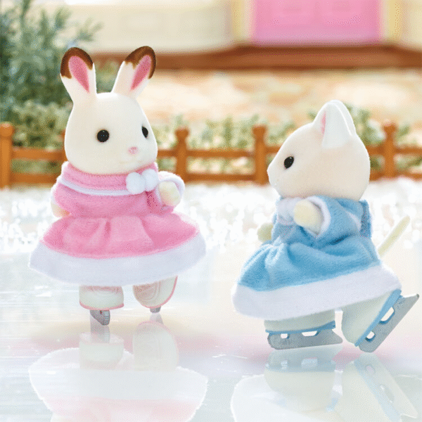 WKSF0400-2 Sylvanian Families - Set de Patinaje sobre Hielo Amigos