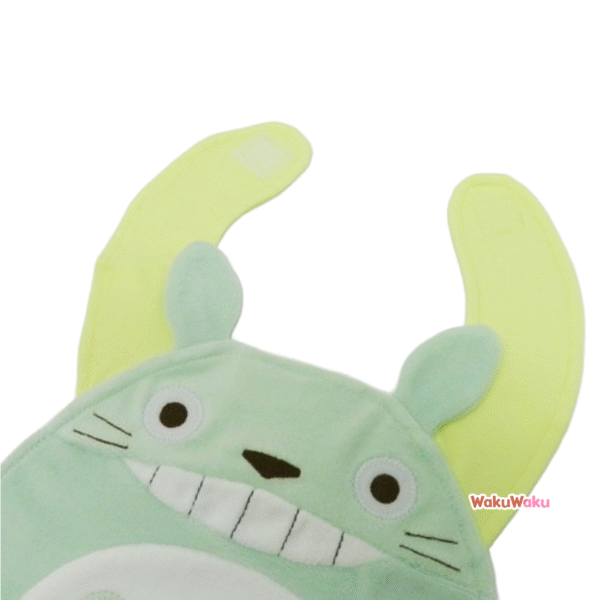 WKSF0505-3 Mi vecino Totoro – Babero junto a Totoro (Totoro grande riendo)